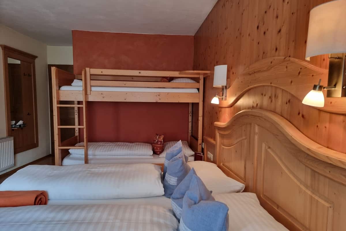 Exclusive Room | In-room safe, free WiFi