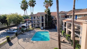 Pool - Rodeway Inn & Suites Rancho Cordova - Folsom (Rancho Cordova)