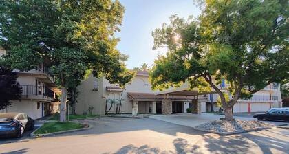 Rodeway Inn & Suites Rancho Cordova - Folsom