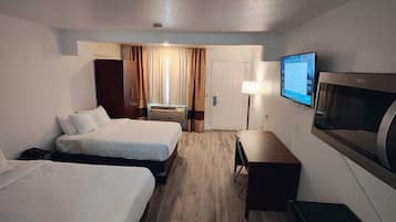 Chambre Double, vue piscine | Bureau, rideaux occultants, Wi-Fi gratuit