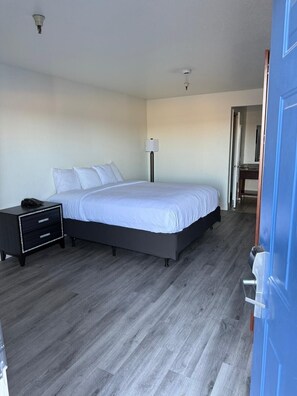 Suite | Een bureau, verduisterende gordijnen, gratis wifi