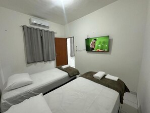 واي فاي مجانًا وملاءات أسرّة