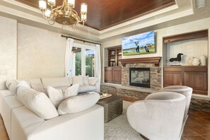 TV, peis, bordtennis og bøker