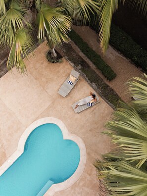 2 outdoor pools, open 7:00 AM to 6:00 PM, sun loungers