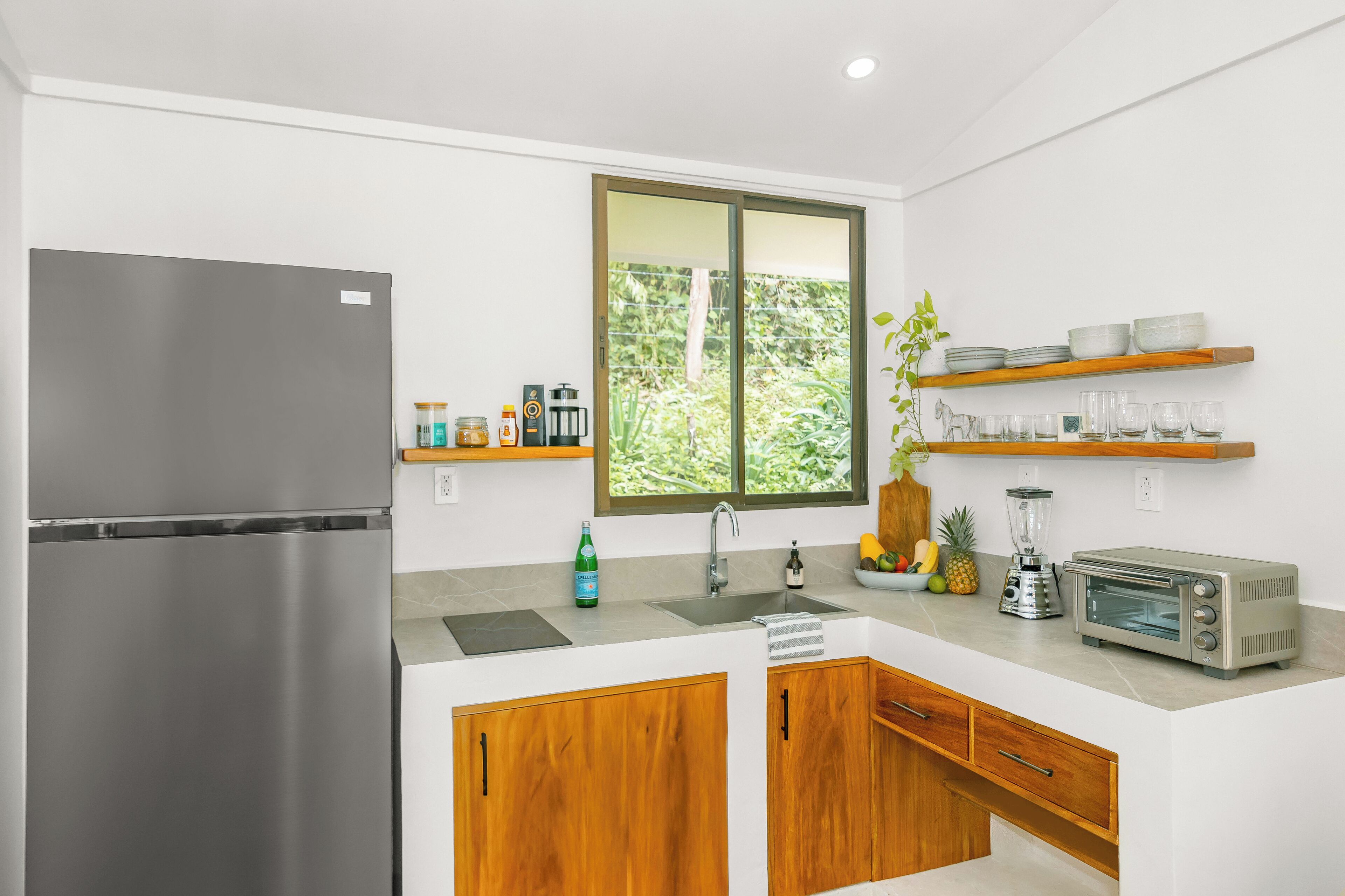 Superior-bungalow - 2 soveværelser - køkken - udsigt til pool | Privat køkken | Køleskab/fryser i fuld størrelse, ovn, kogeplade, højstol