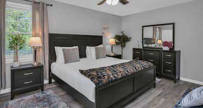 Lexington Leisure House- 4BR w/ Pool & Games