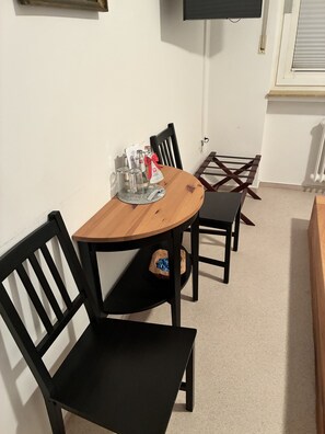 مساحة عمل للكمبيوتر المحمول وواي فاي مجانًا