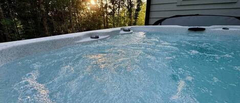 Tina de hidromasaje al aire libre