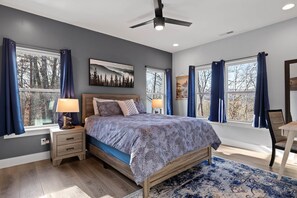 4 habitaciones, tabla de planchar con plancha, wifi y ropa de cama 