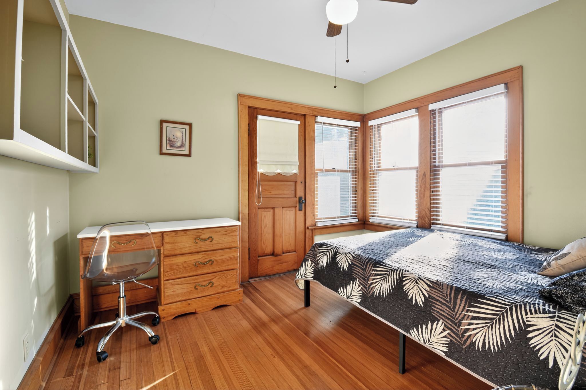 4 habitaciones, escritorio, wifi gratis y ropa de cama 