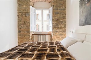 2 Schlafzimmer, Zimmersafe, Bügeleisen/Bügelbrett, kostenloses WLAN