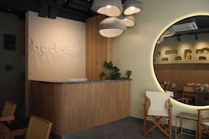 المنشأة من الداخل