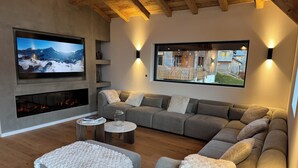 Unclassified image, 5 of 35, button - 5★ Chalet for 14 / Jacuzzi, Sauna, Cinema, Playroom with babyfoot (Les Gets)