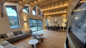 Unclassified image, 4 of 35, button - 5★ Chalet for 14 / Jacuzzi, Sauna, Cinema, Playroom with babyfoot (Les Gets)