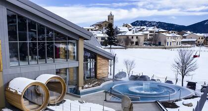 Holiday Home 'La Grange De La Petite Ourse' with Lake View and Wi-Fi