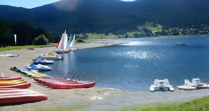 Holiday Home 'La Grange De La Petite Ourse' with Lake View and Wi-Fi