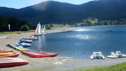 Maison de vacances 'La Grange De Cassiopée' avec vue sur le lac et Wi-Fi