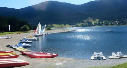 Holiday Home 'La Grange De Cassiopée' with Lake View and Wi-Fi