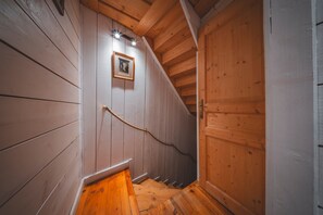 Interior - Holiday Home 'Cottage des Pléiades' with Lake View and Wi-Fi (Les Angles)