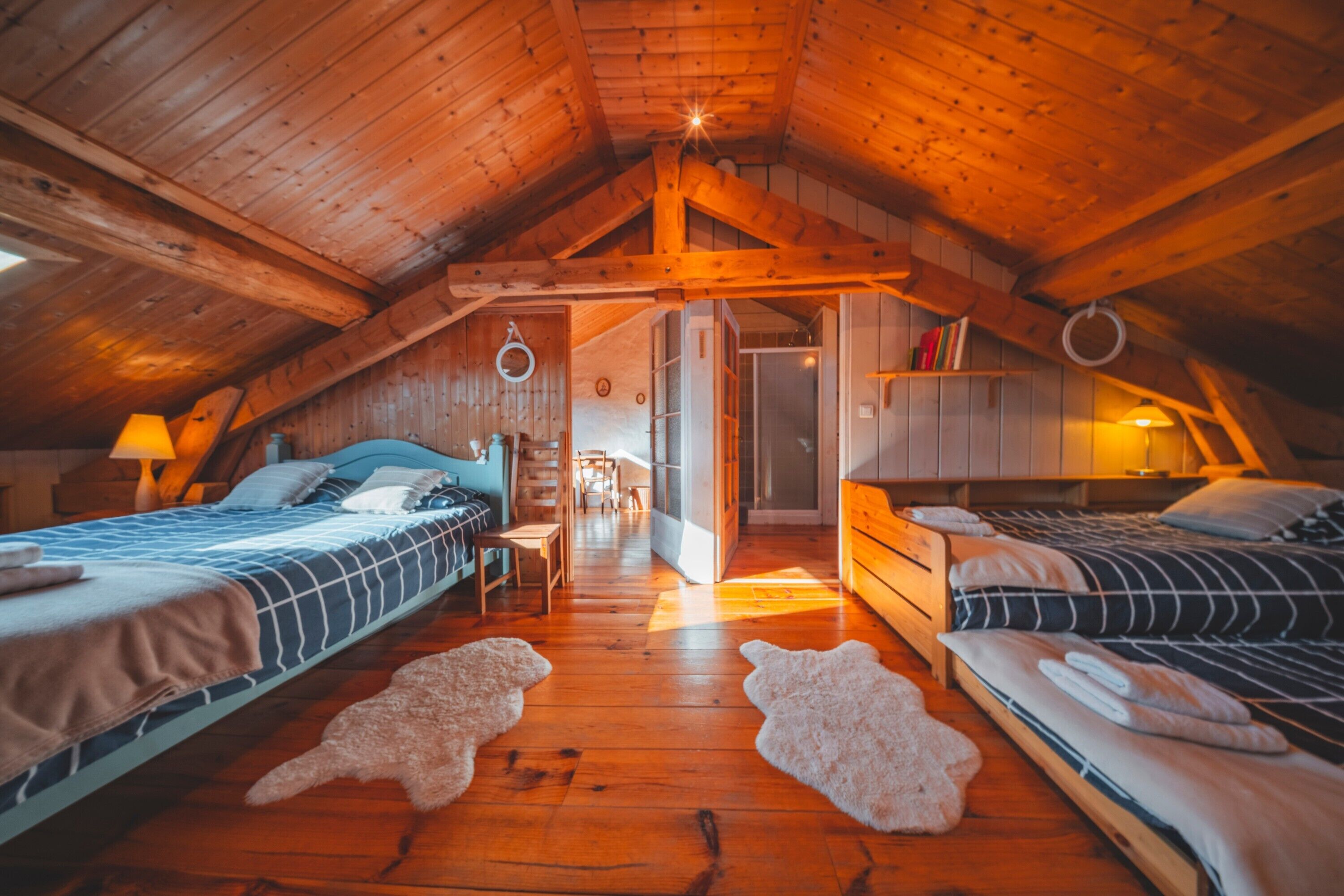 4 bedrooms, iron/ironing board, WiFi