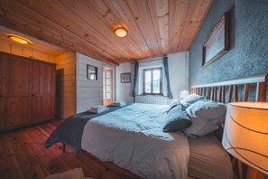 4 chambres, fer et planche à repasser, Wi-Fi, draps fournis