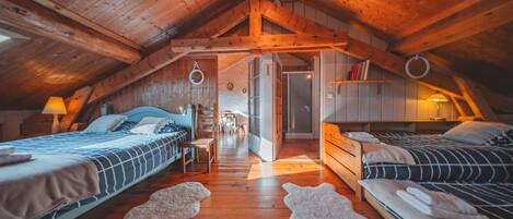 4 quartos, ferros/tábuas de passar roupa, Wi-Fi