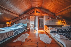 4 bedrooms, iron/ironing board, WiFi - Holiday Home 'Cottage des Pléiades' with Lake View and Wi-Fi (Les Angles)