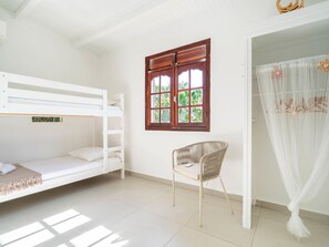 4 bedrooms, travel cot, WiFi, bed sheets