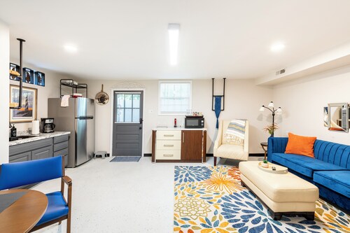 Cozy Studio Apt. 1 Mile from Casino