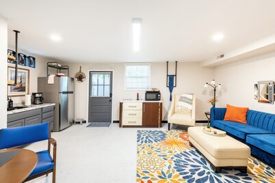 Cozy Studio Apt. 1 Mile from Casino