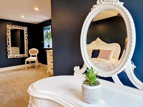 Hamilton-The Alexander suite luxury holiday let's