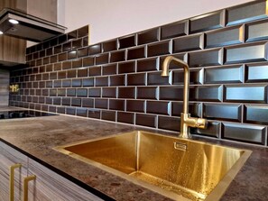 Refrigerador, microondas, horno y lavavajillas 