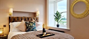 Hamilton-The Alexander suite luxury holiday let's