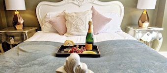 The Hamilton luxury let-The Duke