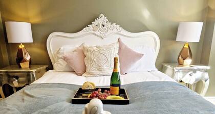 The Hamilton luxury let-The Duke