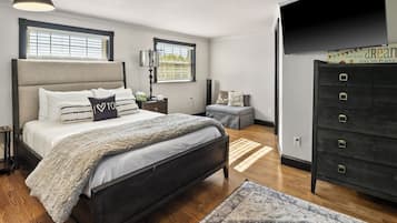 6 bedrooms, iron/ironing board, free WiFi, bed sheets