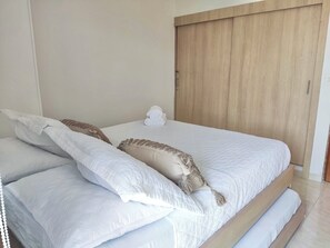 2 bedrooms, iron/ironing board, free WiFi, bed sheets