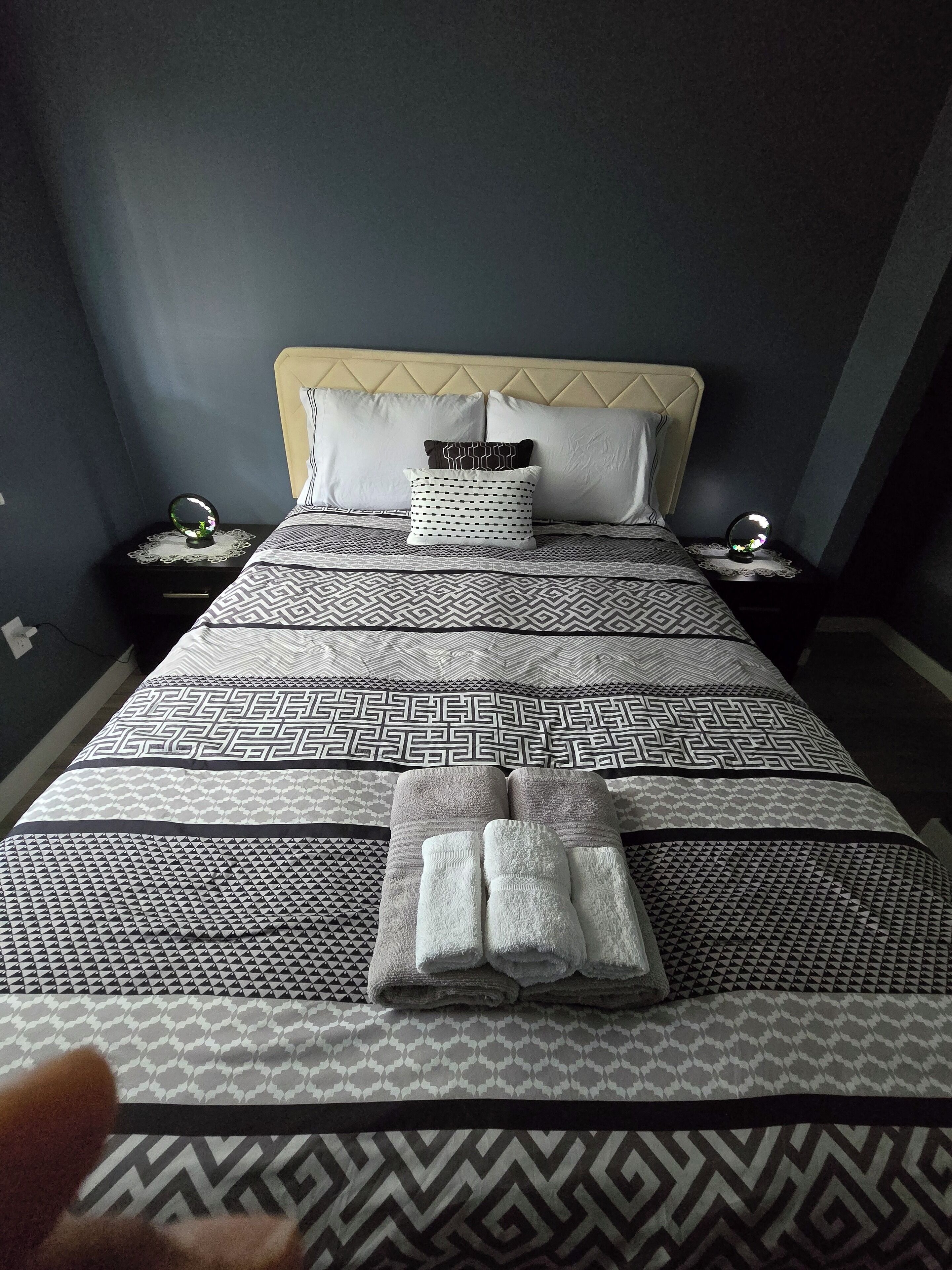 3 chambres, fer et planche à repasser, accès Internet, draps fournis