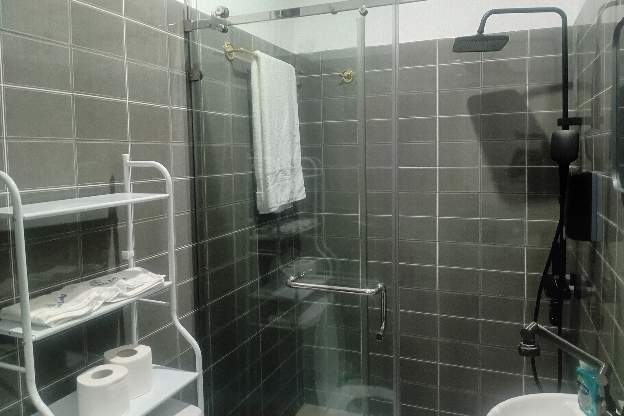 غرفة عادية | حمام