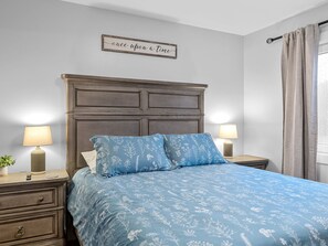 3 bedrooms, iron/ironing board, WiFi, bed sheets