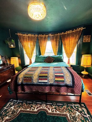 2 bedrooms, WiFi, bed sheets - Historic 1904 Bed & Breakfast Suite 2 Blocks from Downtown Fort Morgan (Fort Morgan)