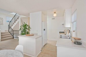 Fridge, microwave, oven, stovetop - Rooftop w/ Ocean Views, 2 Bedroom Beach Townhouse (Manhattan Beach)