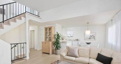 Rooftop w/ Ocean Views, 2 Bedroom Beach Townhouse