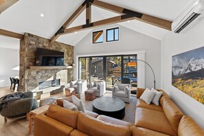 Studio (4 Bedrooms) | Exterior