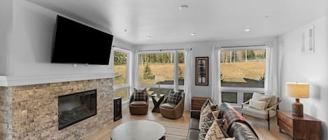 Condo (2 Bedrooms) | Exterior