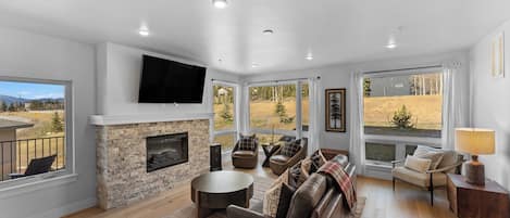 Condo (2 Bedrooms) | Façade de l’hébergement