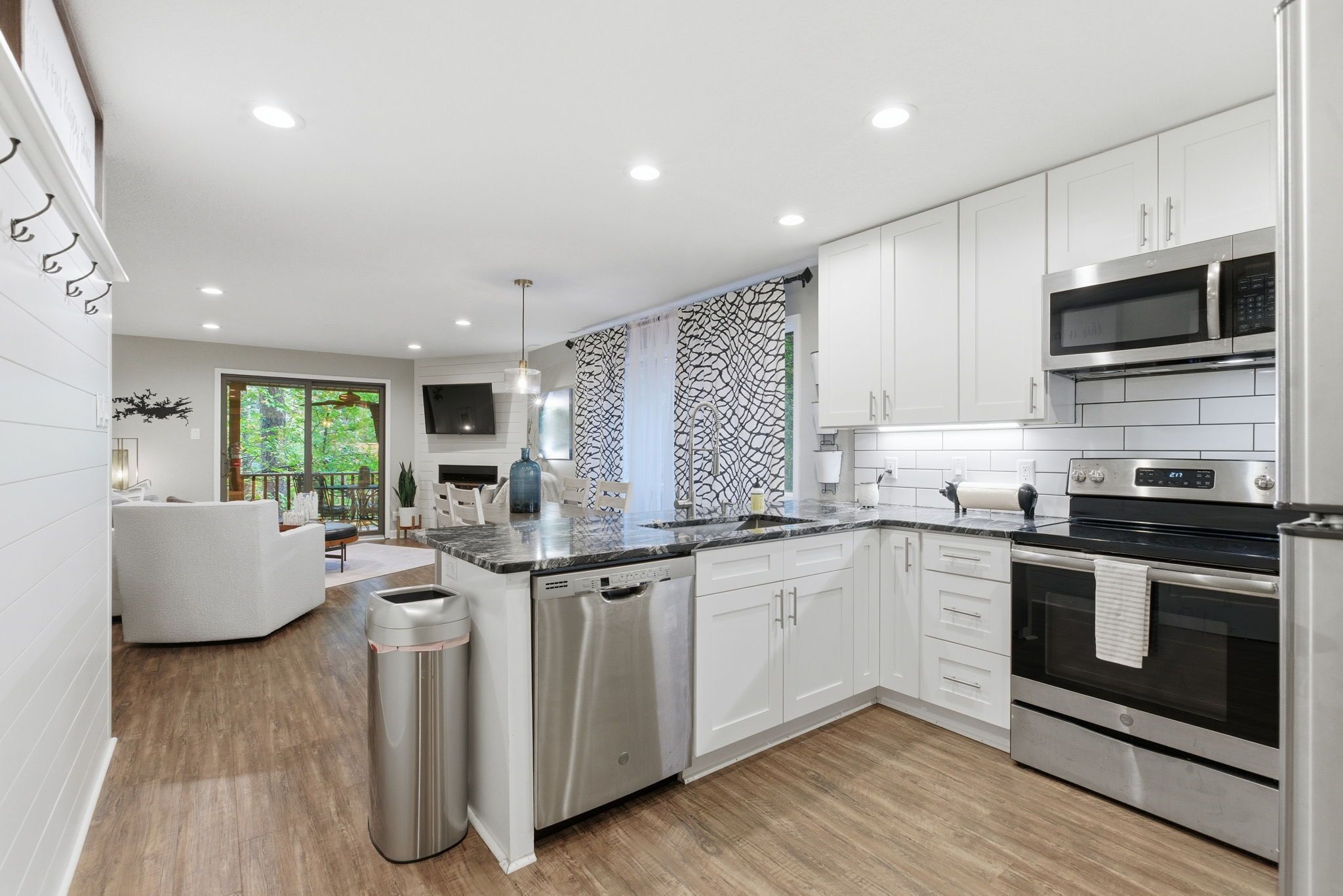 Microwave, oven, stovetop, dishwasher