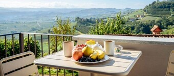 Verduno Panorama - Stylish Apartment in the Langhe