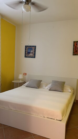 Bügeleisen/Bügelbrett, WLAN, Bettwäsche