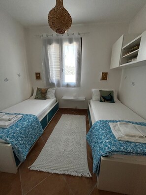 2 habitaciones, tabla de planchar con plancha, wifi y ropa de cama